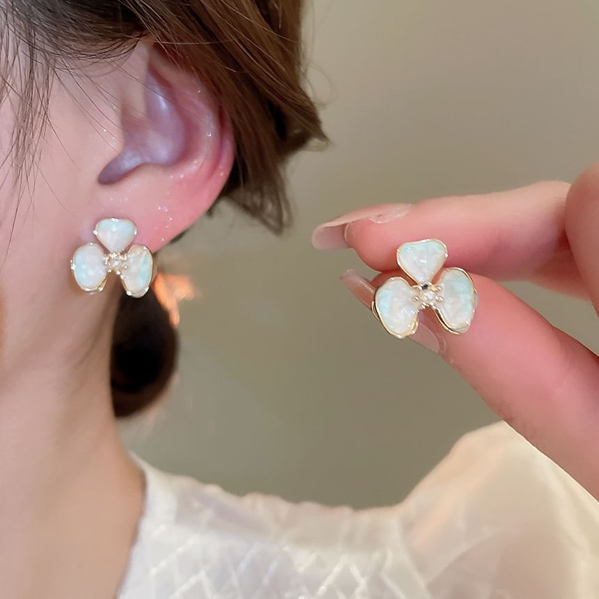 Earring Shell Stud Flower Pearl Faux