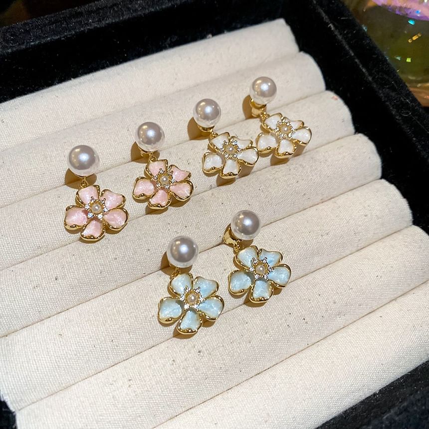 Faux Floral Pearl Earring Drop