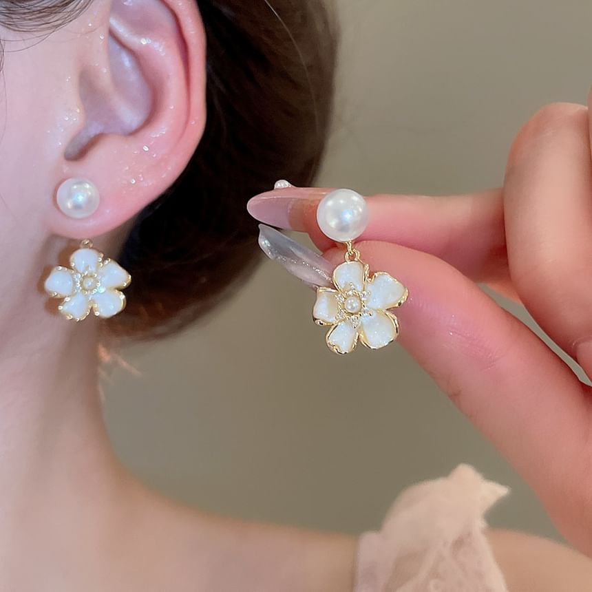 Faux Floral Pearl Earring Drop