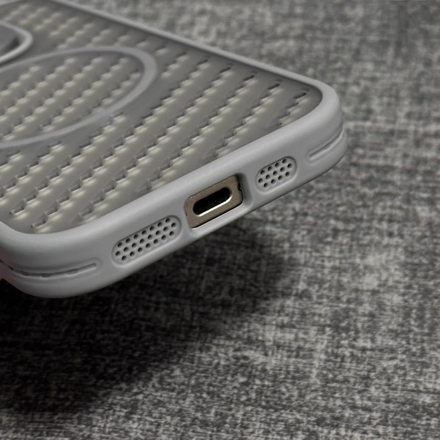 Case iPhone (Compatible Perforated MagSafe) with Magnetic