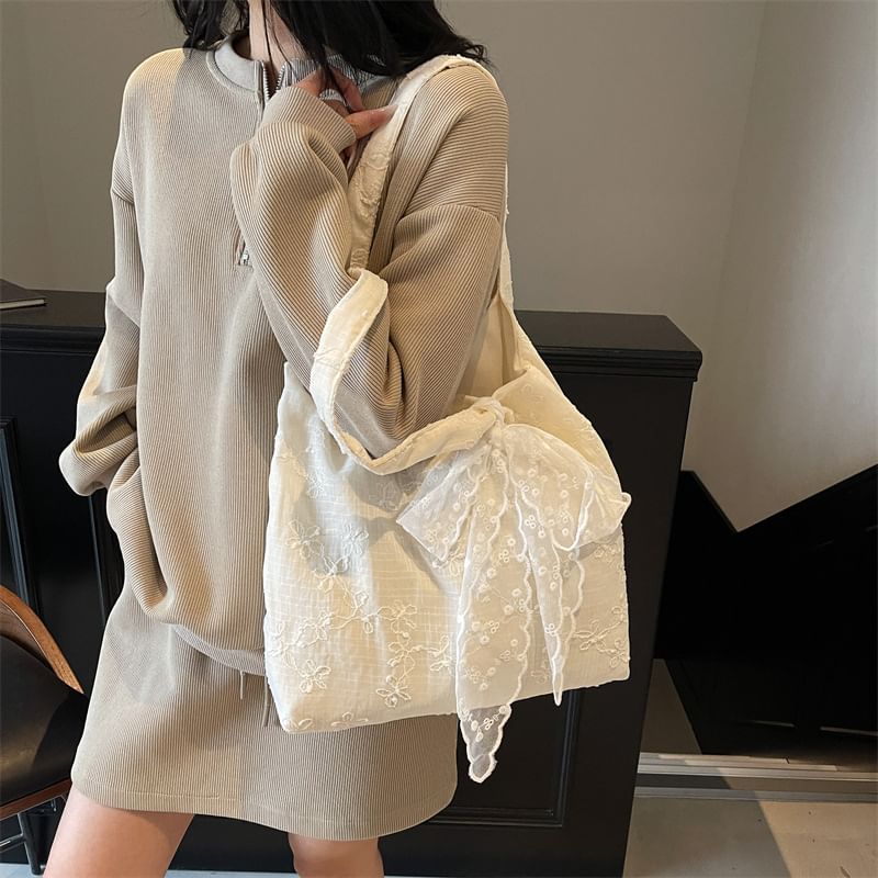 Bag Embroidered Floral Tote