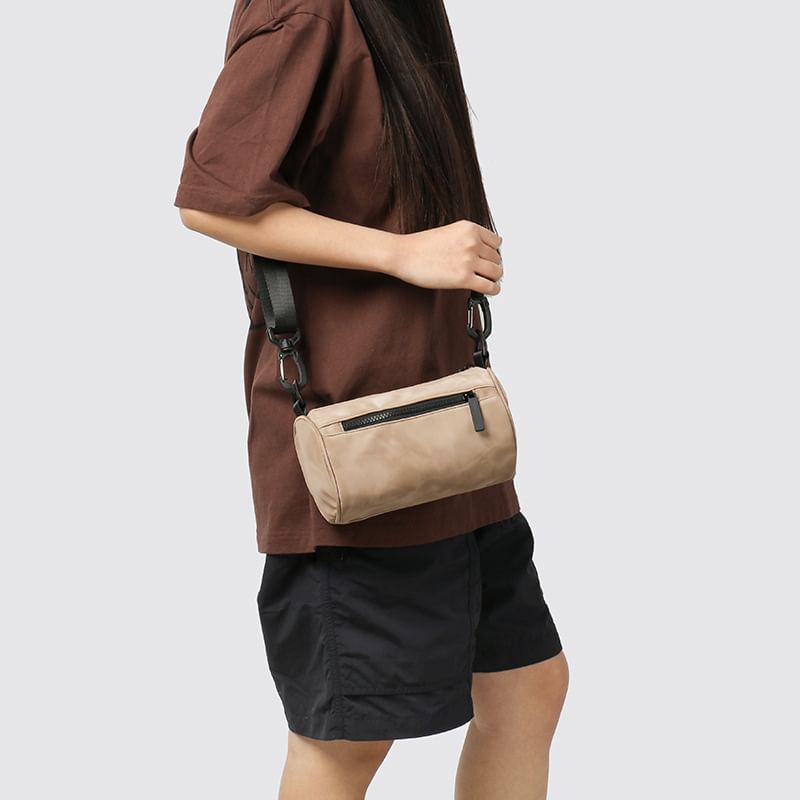Plain Zip Bag Crossbody