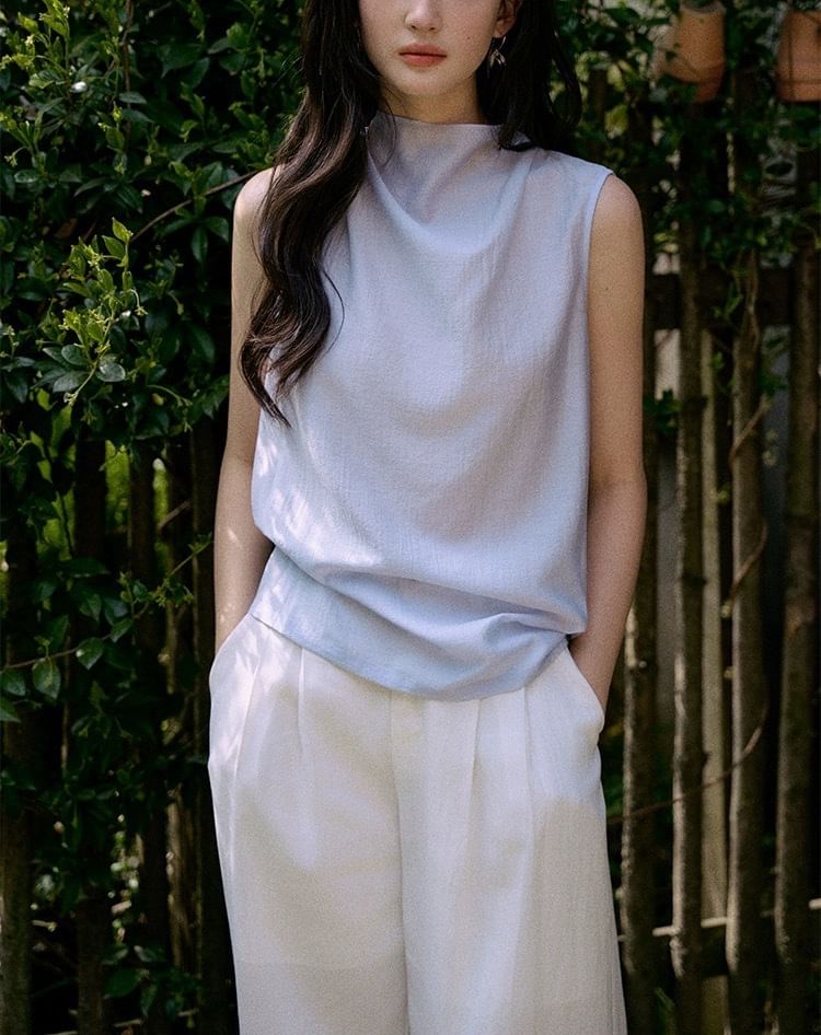 Blouse Sleeveless Neck Mock Plain