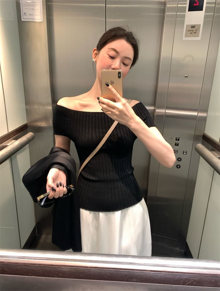 Top Plain Shoulder Short-Sleeve Ribbed Knit Off