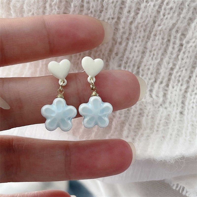 Flower / Clip Earring Drop Heart On