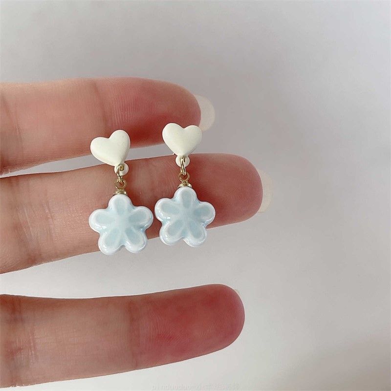 Flower / Clip Earring Drop Heart On