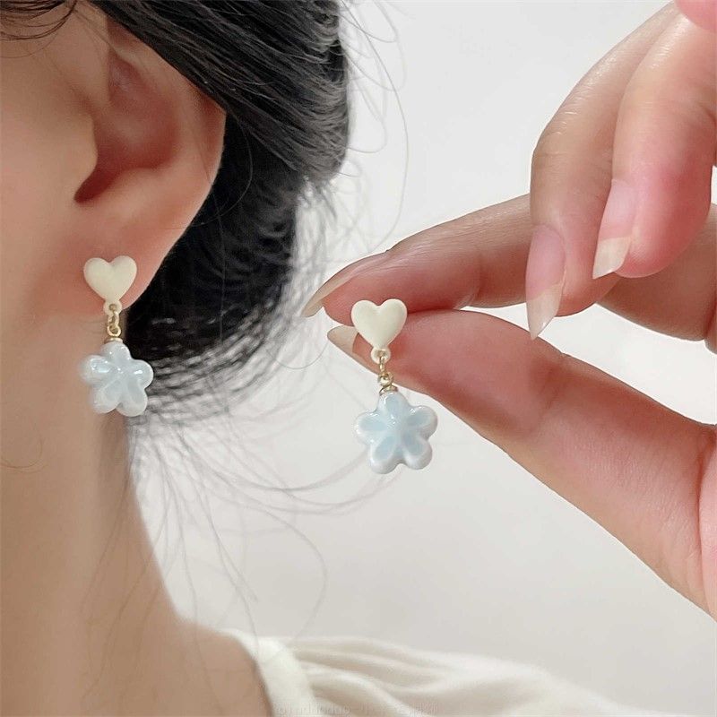 Flower / Clip Earring Drop Heart On
