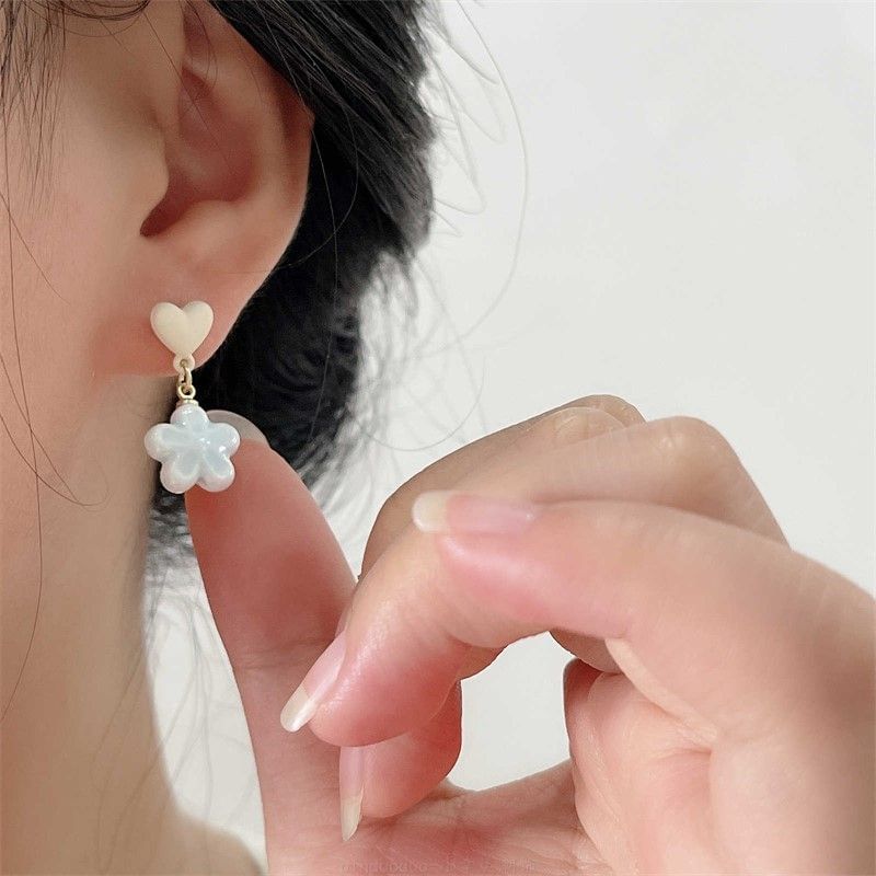 Flower / Clip Earring Drop Heart On