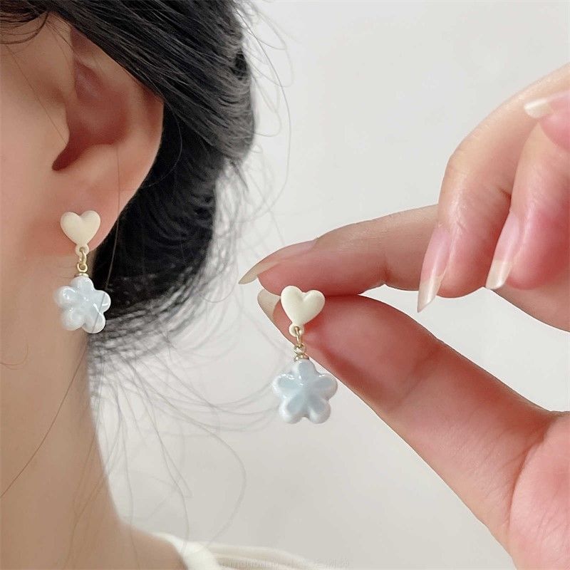 Flower / Clip Earring Drop Heart On