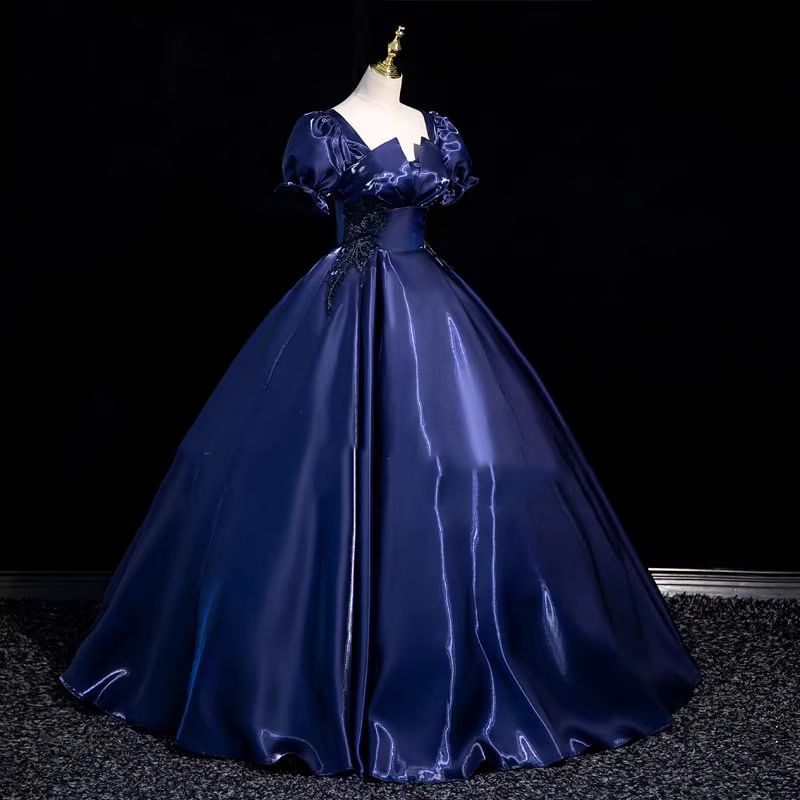 Short-Sleeve Square Neck Plain Embroidered Evening Ball Gown