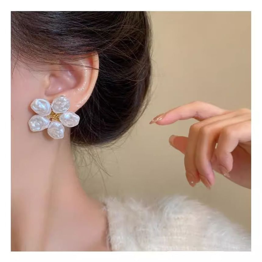 Faux Alloy Earring Statement Floral Pearl