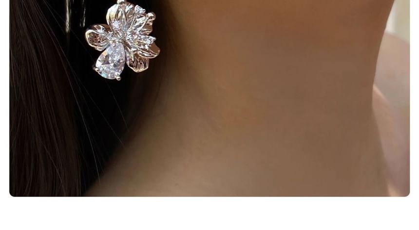 Alloy Earring Asymmetrical Floral Dangle