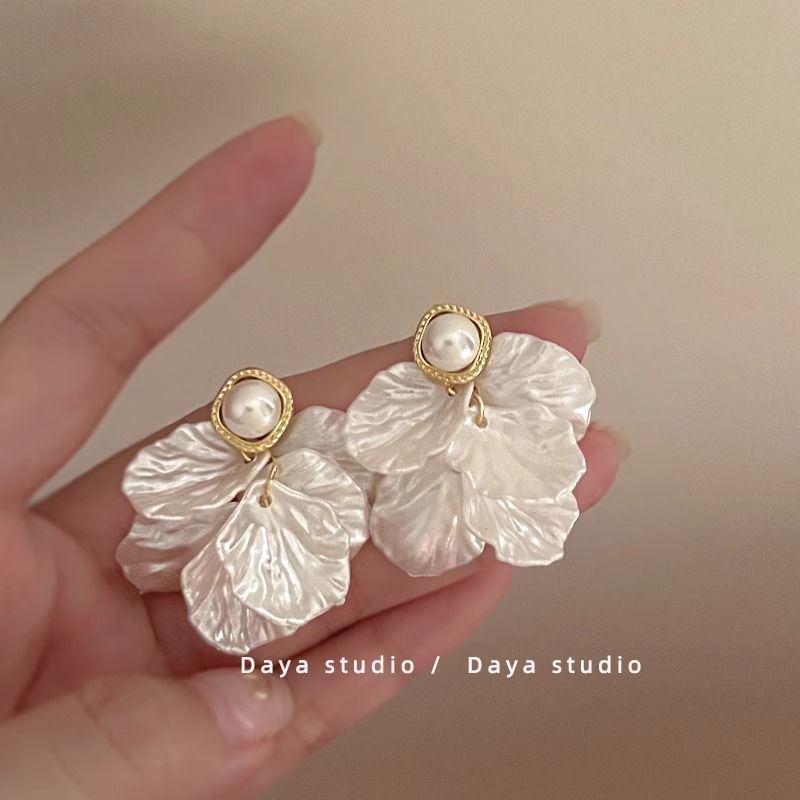 Petal Alloy Statement Pearl Faux Earring