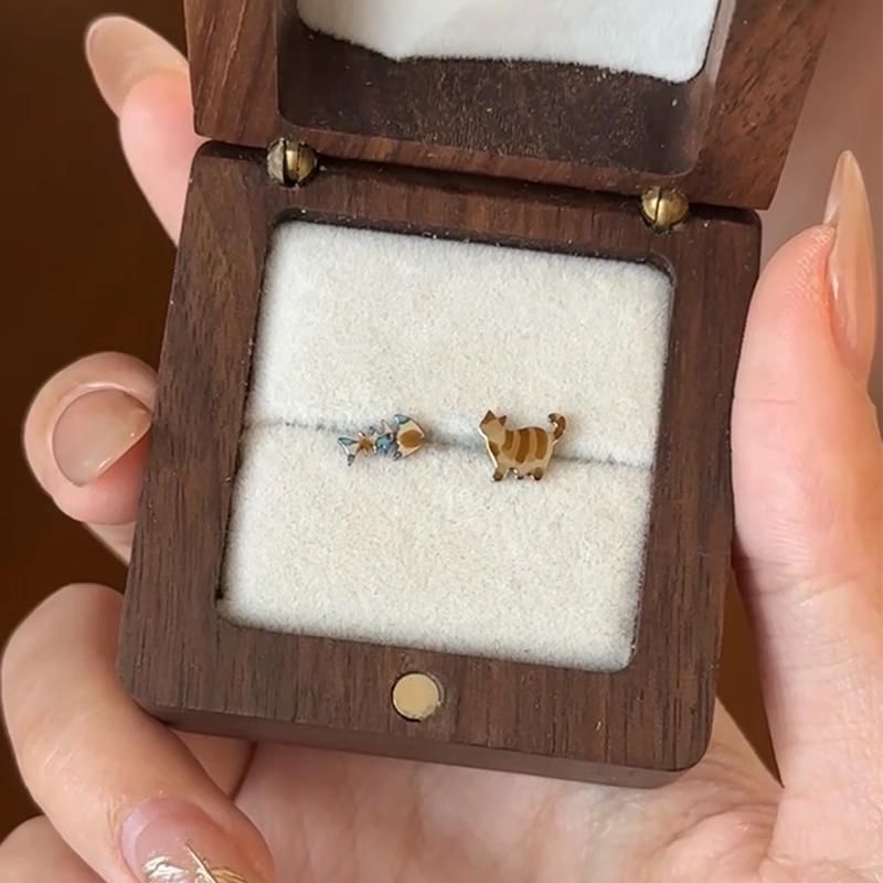 Alloy Stud Earring Cat Asymmetrical Fish