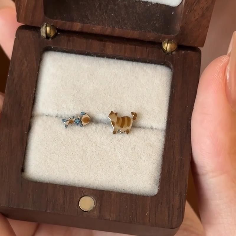 Alloy Stud Earring Cat Asymmetrical Fish