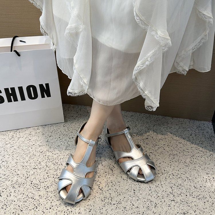 Low Sandals Cut Gladiator