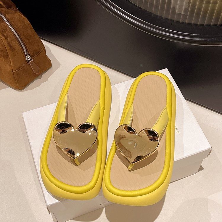 Flops Accent Flip Heart Platform