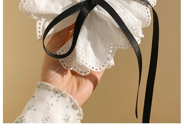 Claw Hair Bow Lace