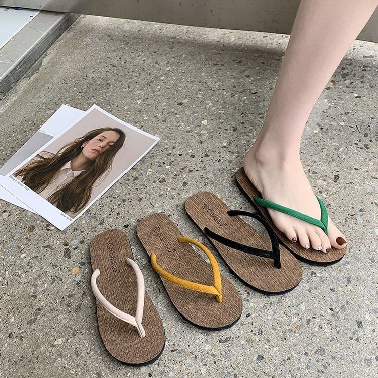 Flat Flip-Flops
