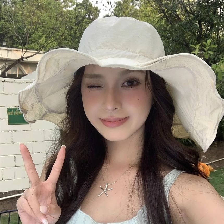 Bucket Hiking Ruffle Plain Hat