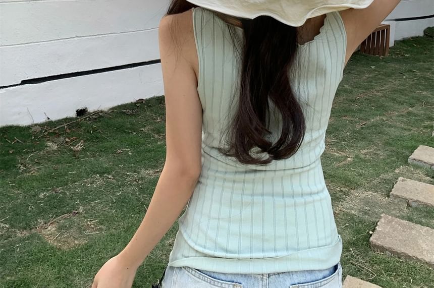 Bucket Hiking Ruffle Plain Hat