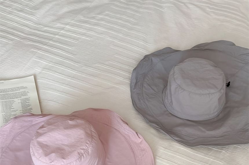 Bucket Hiking Ruffle Plain Hat