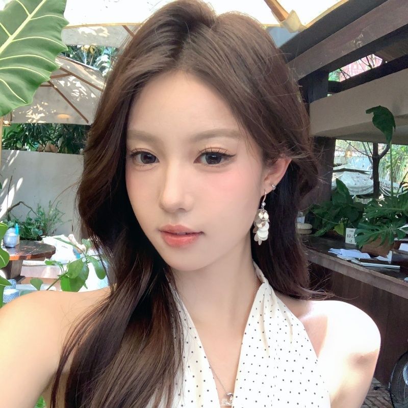 Hook Disc Shell Dangle Earring