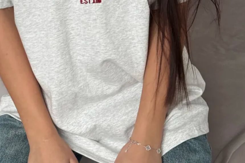 Neck Elbow-Sleeve Lettering Embroidered Tee Crew