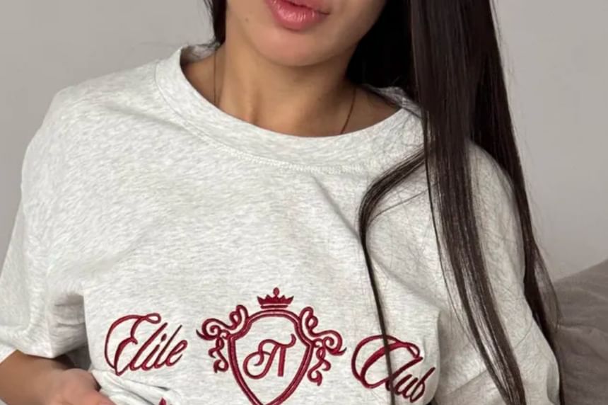 Neck Elbow-Sleeve Lettering Embroidered Tee Crew