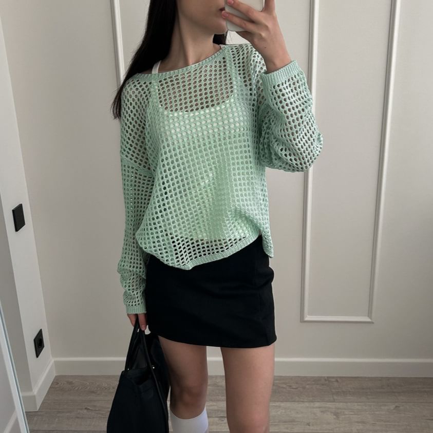 Long-Sleeve Round Perforated Plain Knit Neck Top