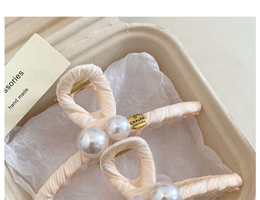 Pearl Claw Faux Hair