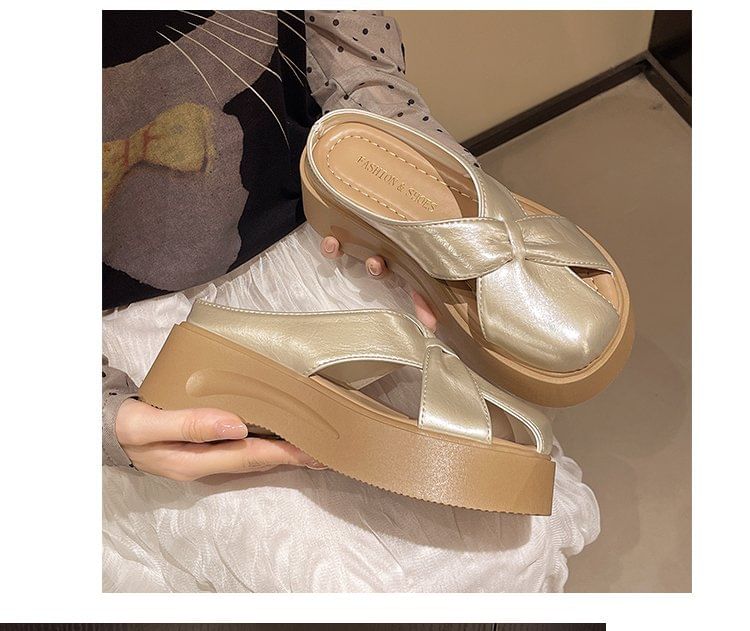 Platform Plain Mules Cross