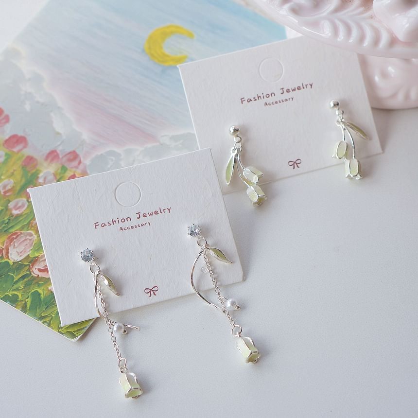 Clip Dangle Tulip On Earring /