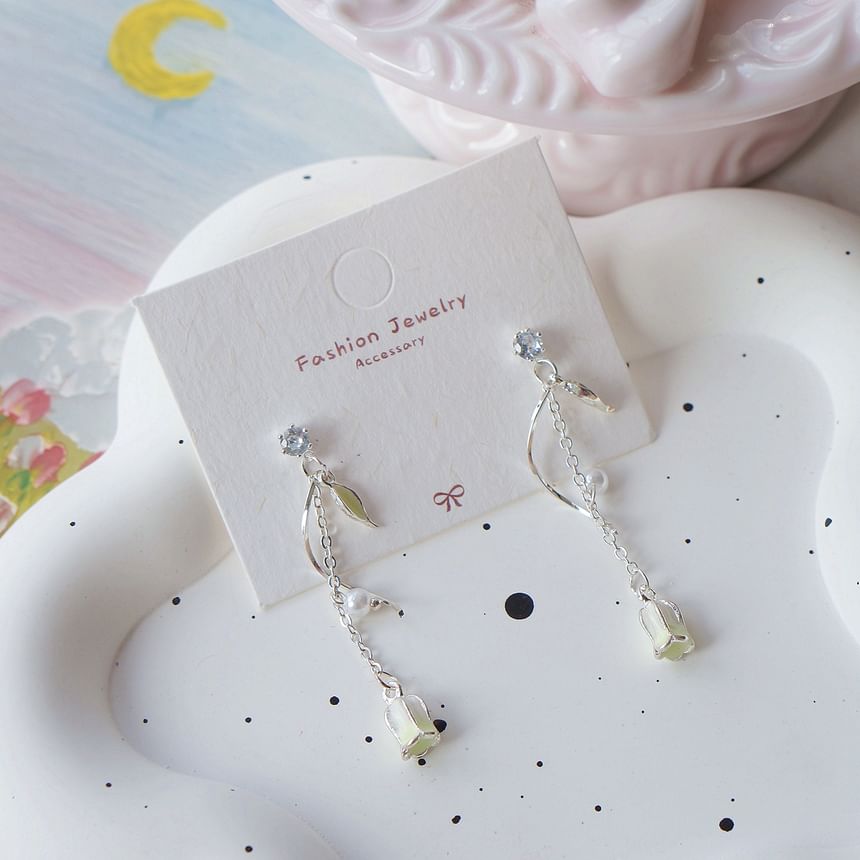 Clip Dangle Tulip On Earring /