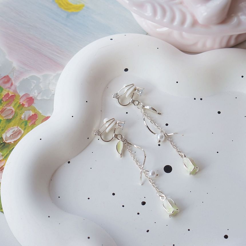 Clip Dangle Tulip On Earring /