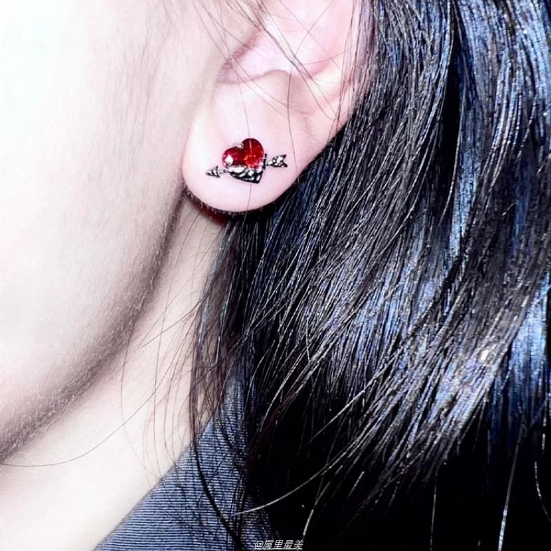 Heart Rhinestone Ear Stud