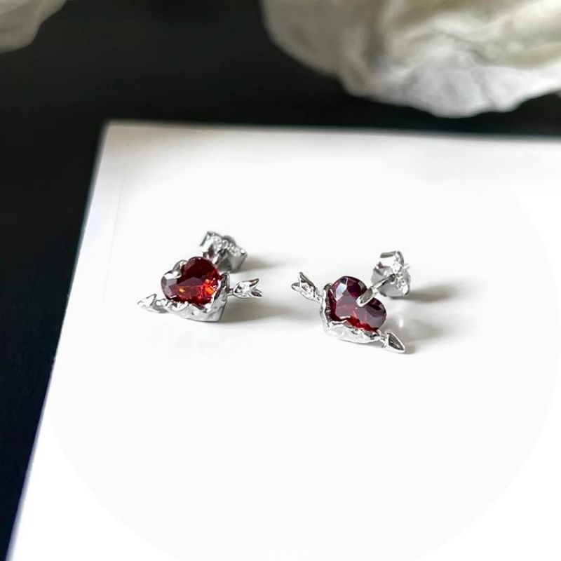 Heart Rhinestone Ear Stud