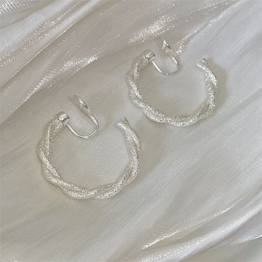 Twisted Earring Huggie