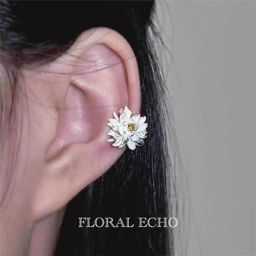 Earring Stud Floral