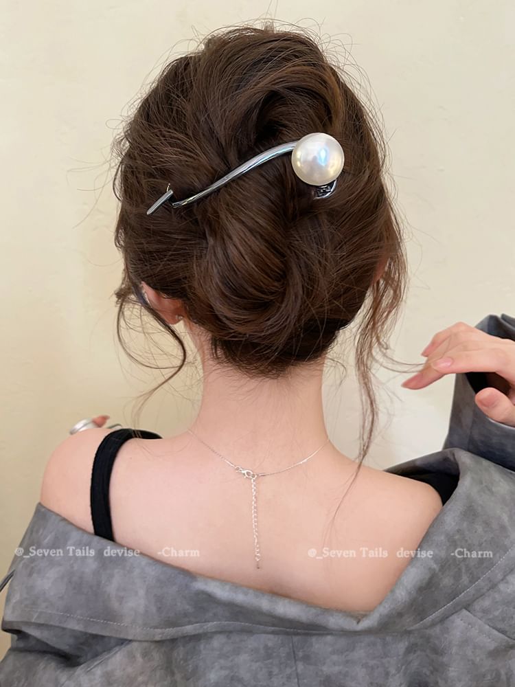 Faux Hair Pearl Clip