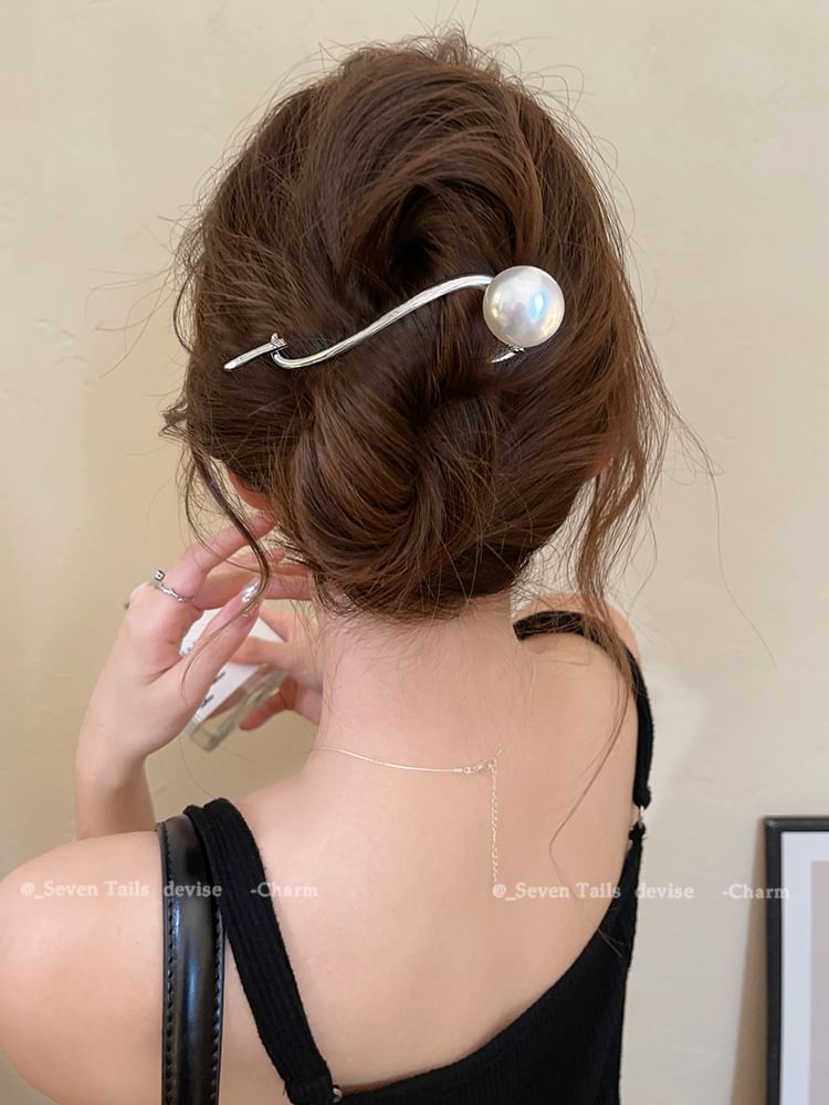 Faux Hair Pearl Clip