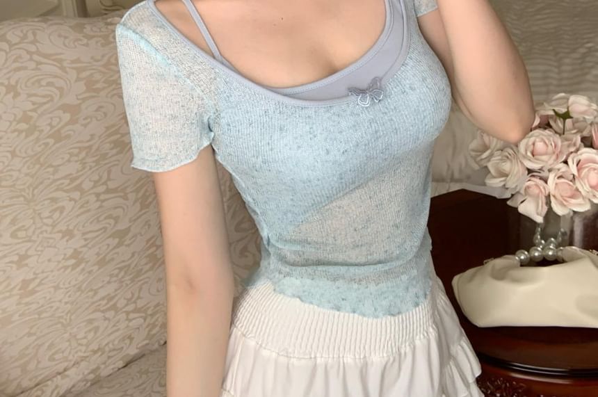 Neck Short-Sleeve Set: Camisole + Top Square