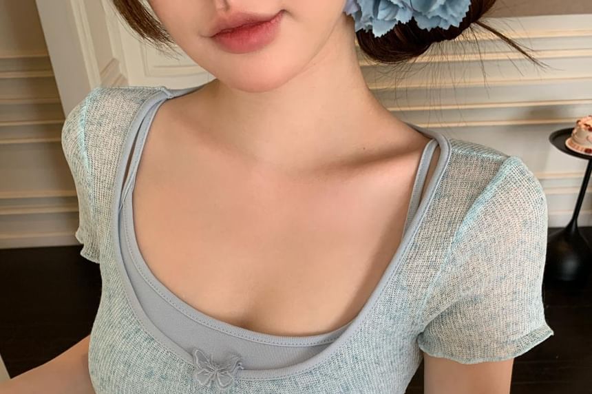 Neck Short-Sleeve Set: Camisole + Top Square