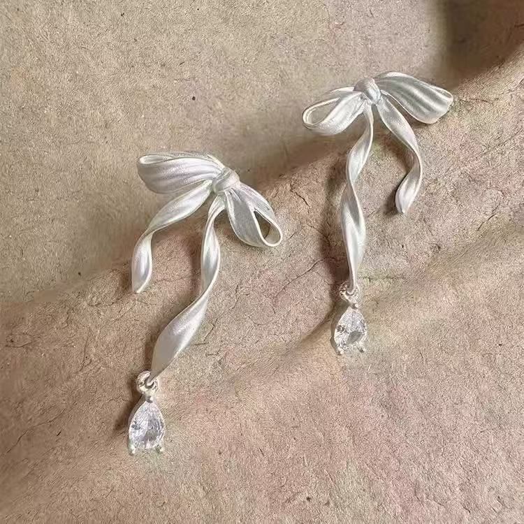 Bow Earring Rhinestone / Drop Clip-On