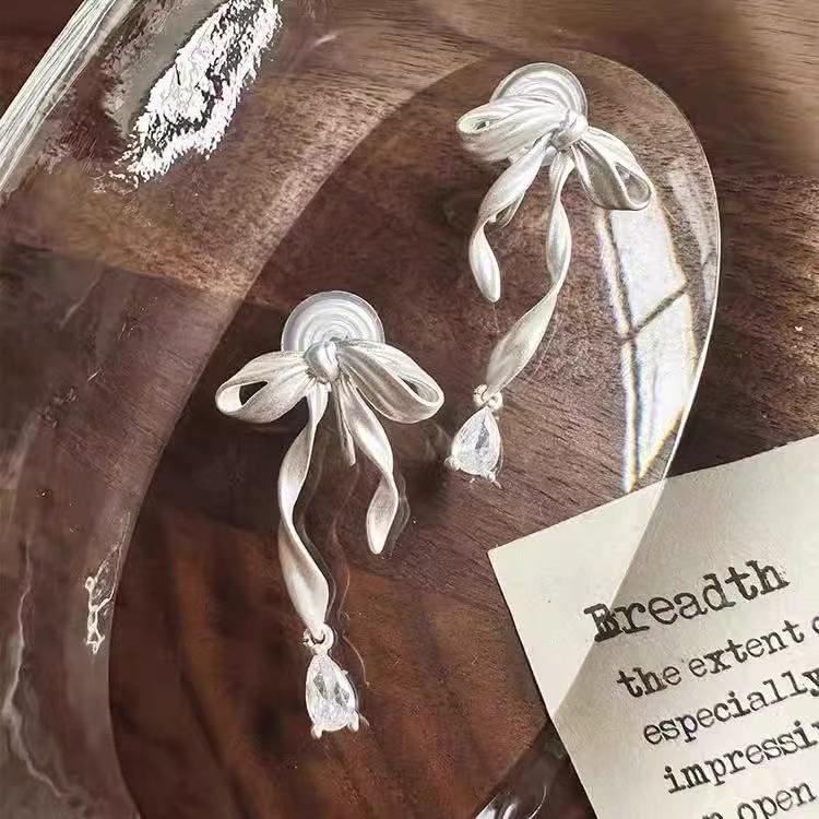 Bow Earring Rhinestone / Drop Clip-On