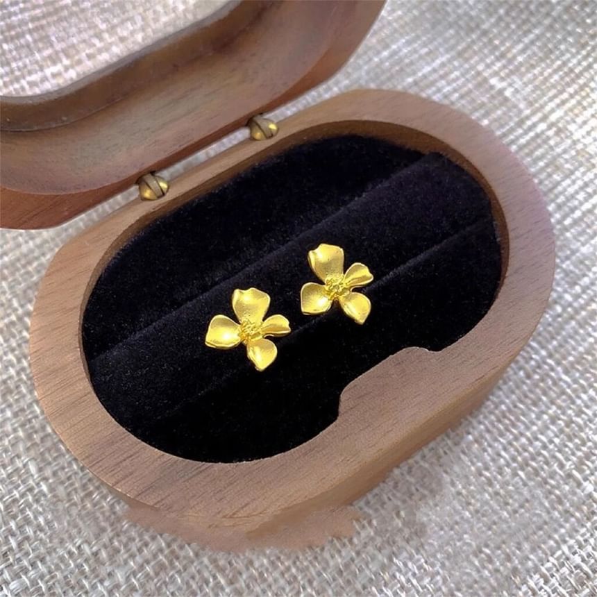 Stud Ear Flower