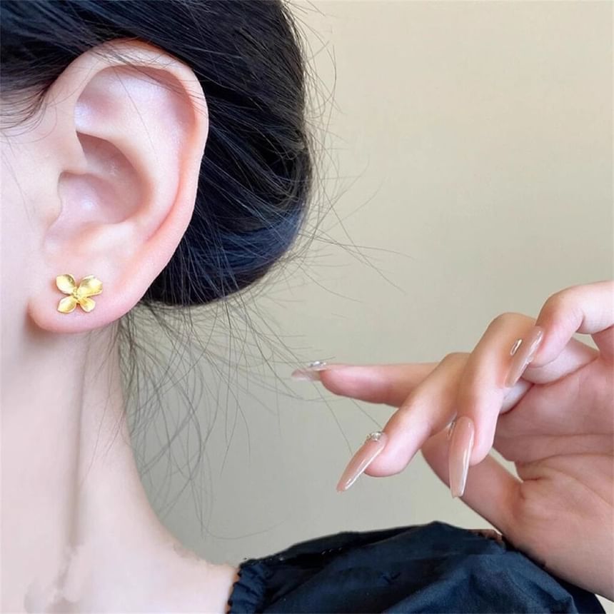 Stud Ear Flower