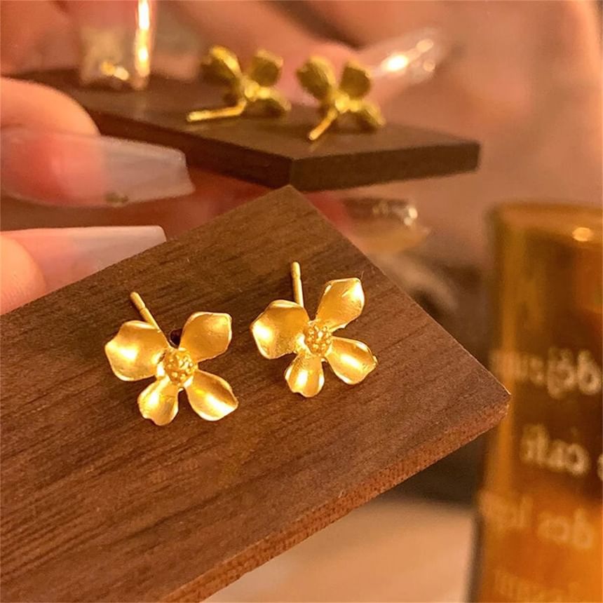 Stud Ear Flower