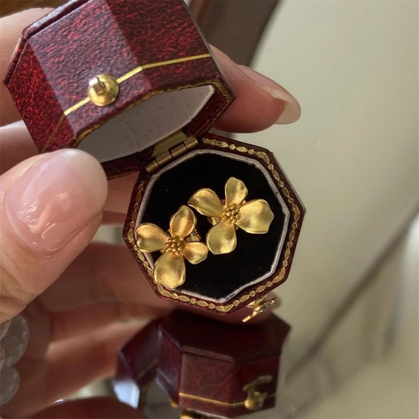 Stud Ear Flower