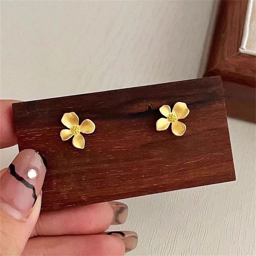 Stud Ear Flower